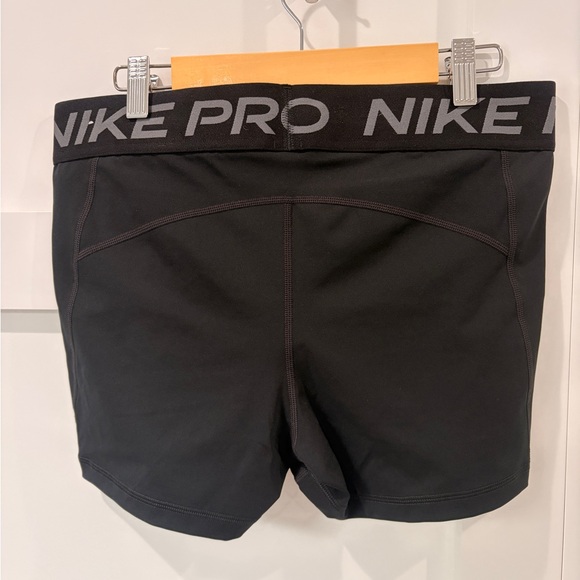 Nike Pro 3” Shorts - Black - Size Large - Picture 4 of 5